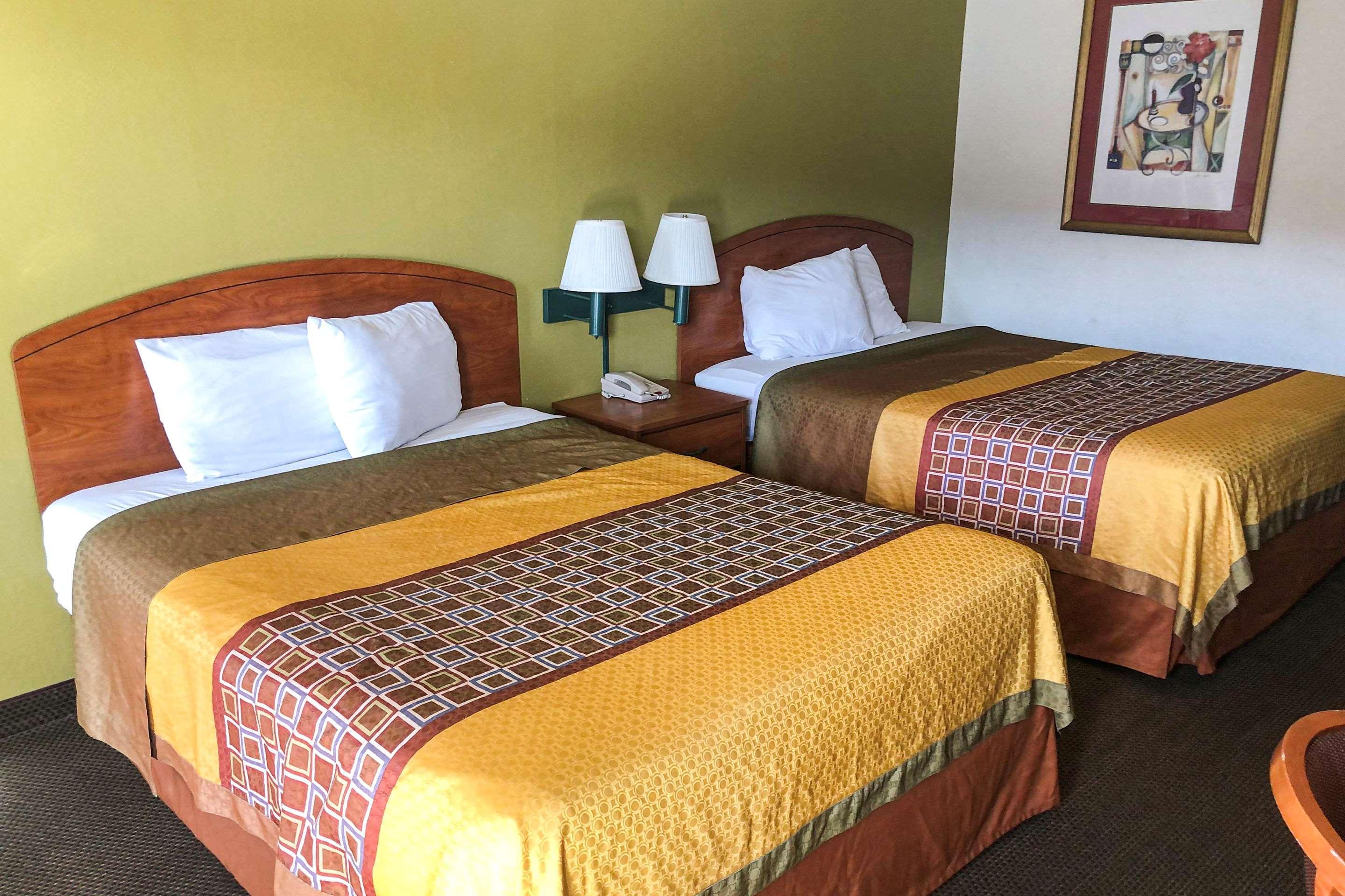 Rodeway Inn Sandston Eksteriør bilde